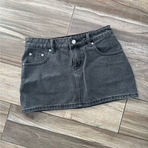 EDIKTED CHARCOAL DENIM MINI SKIRT XS
